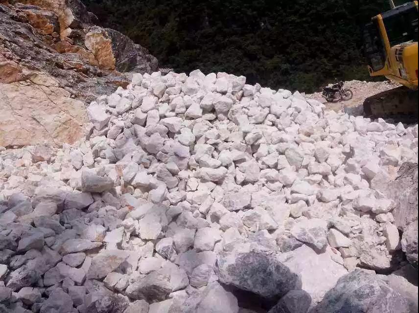 中國有哪些典型的方解石礦床？